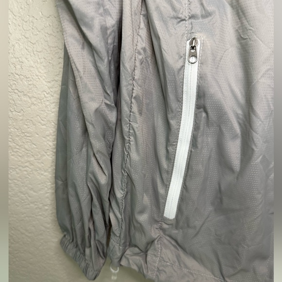 NEW Jack Wolfskin Grey Nylon Zip Up Jacket Size Medium - Picture 2 of 9